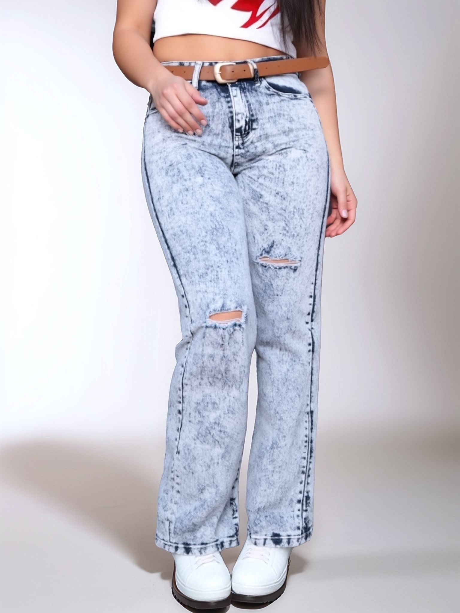 HMJeans|Pantalón vaquero azul claro lavado con roturas y leve acampanado, estilo retro versátil