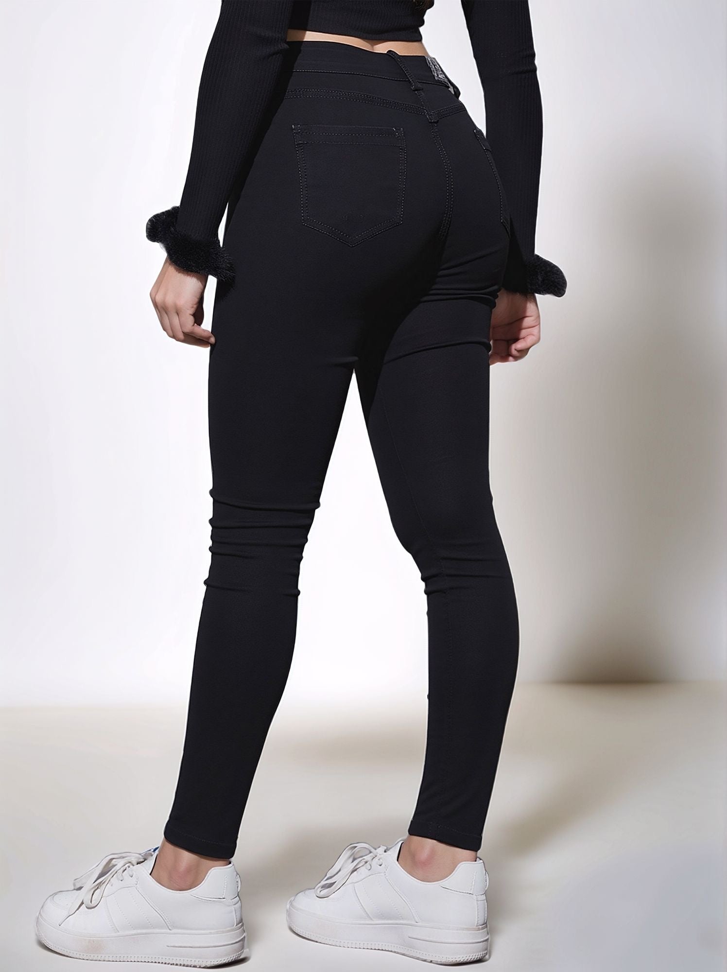 HMJeans｜Pantalones vaqueros negros ajustados de talle alto con pañuelo decorativo, estilo moderno y con personalidad