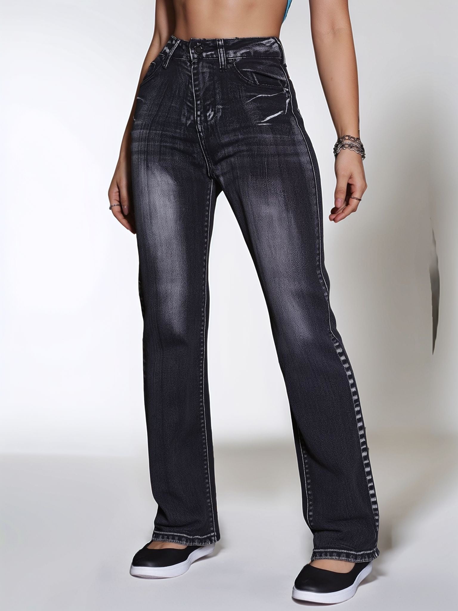 HMJeans｜Pantalón vaquero negro con lavado degradado y leve acampanado, estilo retro versátil