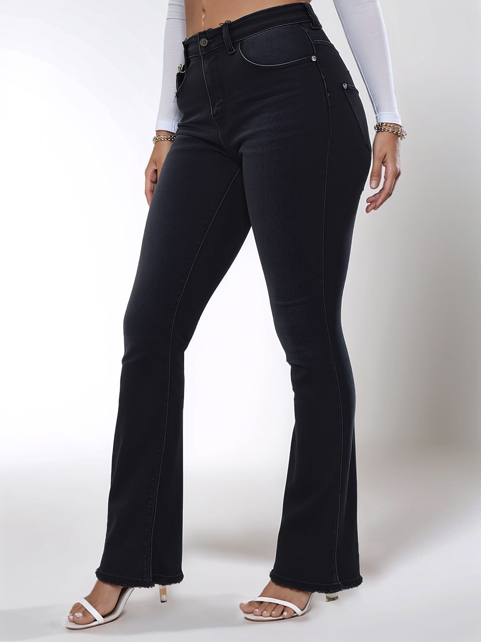 HMJeans｜Pantalón vaquero negro con leve acampanado y tiro alto, diseño sencillo y versátil
