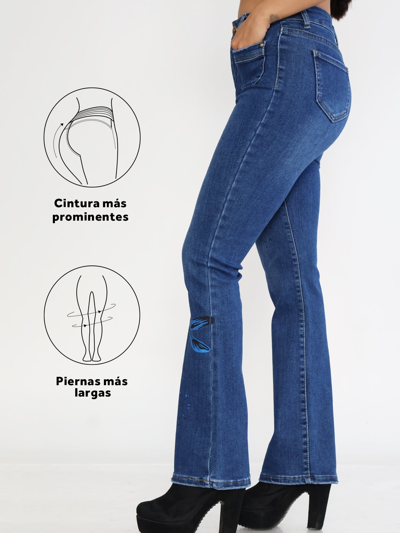 Jeans Ajustados de Mezclilla Acampanados para Mujer - Cintura Alta con Estampado de Libélulas en Azul Lavado